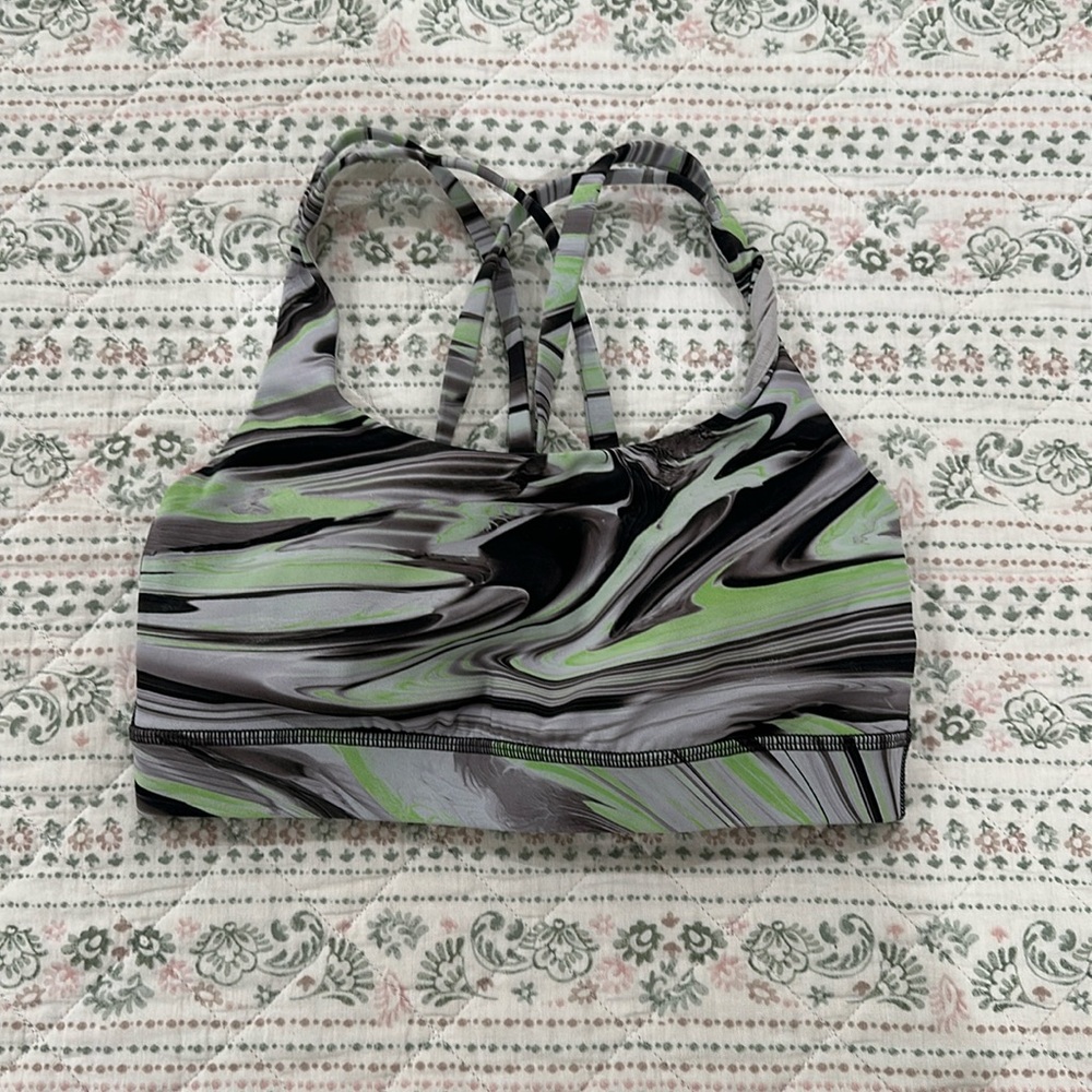 Lululemon bra in excellent condition! Size 4.